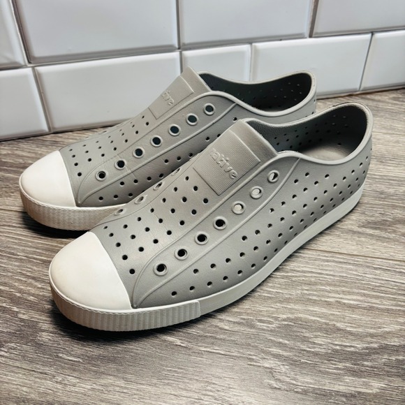 Native Jefferson Gray & White Perforated Slip On Casual Shoes Mens 11 - Picture 3 of 9